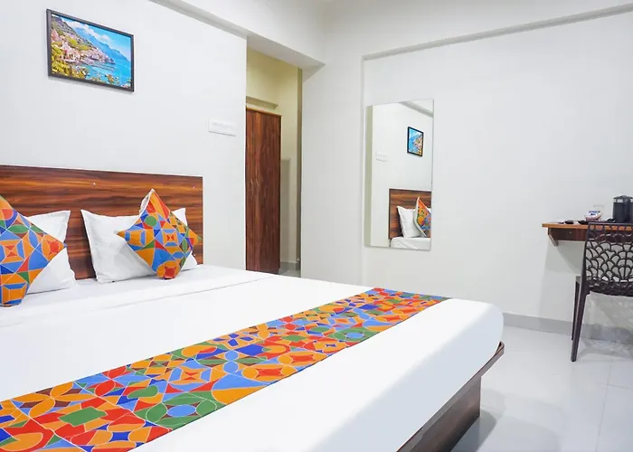 Fabhotel Everest Inn - Eon Free Zone