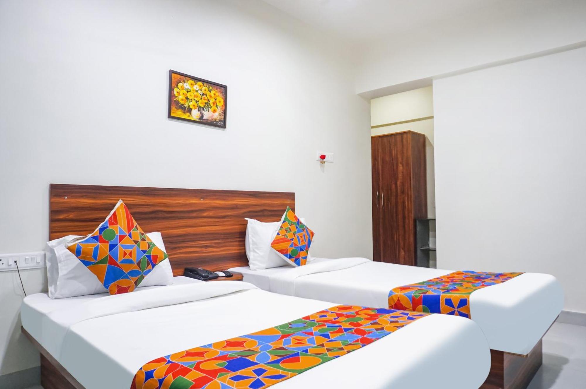 Fabhotel Everest - Eon Free Zone Hotel