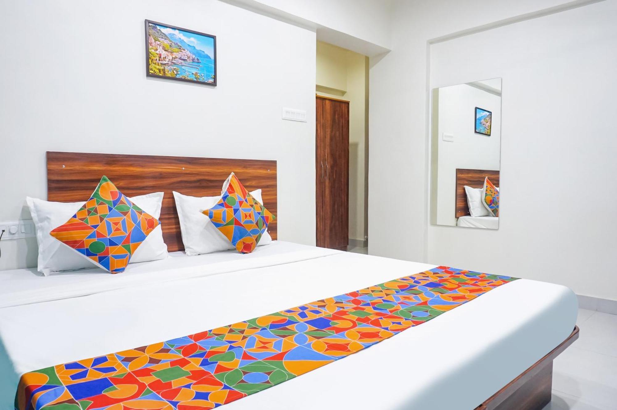 Fabhotel Everest - Eon Free Zone Hotel 3*